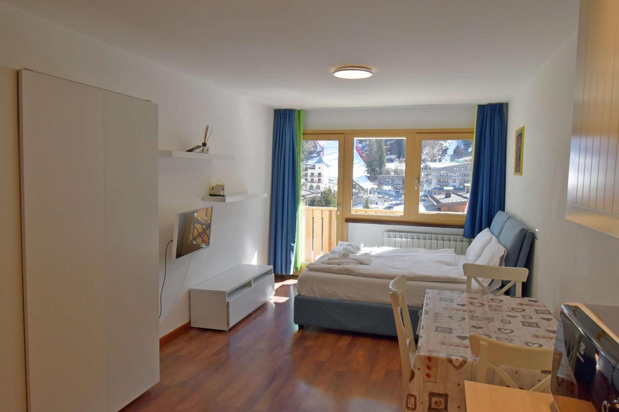 Emerald Studio Apartment Madonna di Campiglio Exterior photo