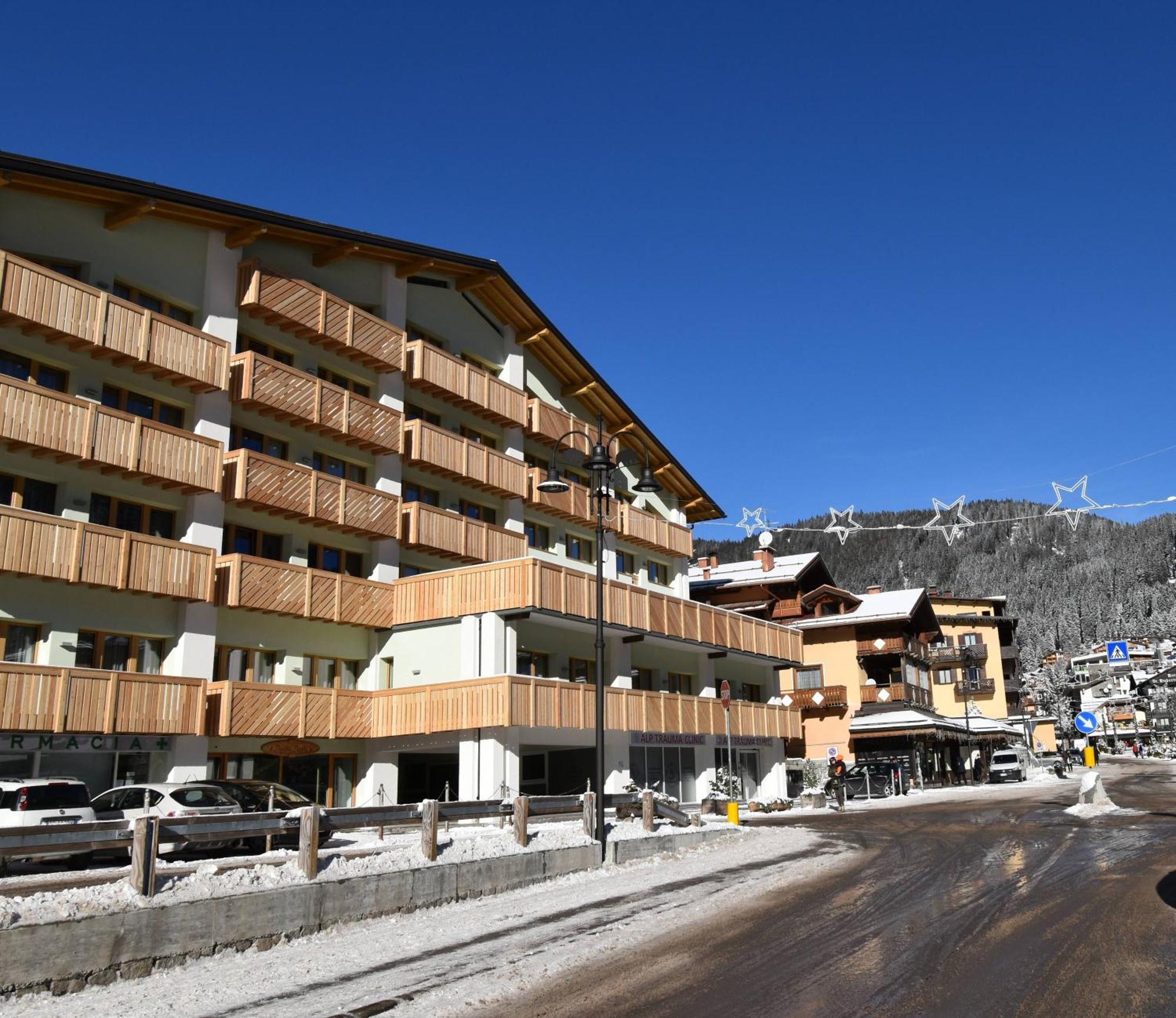 Emerald Studio Apartment Madonna di Campiglio Exterior photo